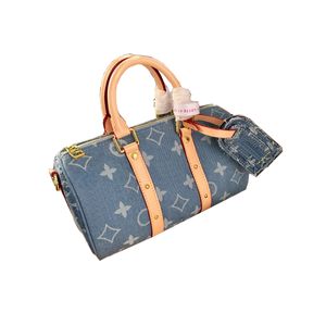 24ss kadın lüksler tasarımcıları denim tote çanta çiçekleri yastık omuz askısı çapraz gövde kadın çanta torbası çantası 25/30/40cm