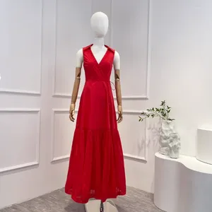 Sıradan Elbiseler 2024 Yaz Kadınlar Hafif Lüks Üst Kalite Beyaz Kırmızı Düz ​​Renk Mizaç Masası Dantel U-Up V yaka Orta Kalf