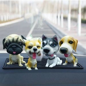 Araba sallayan baş oyuncaklar iç süs başını sallayan köpek komik sevimli bobblehead köpek bebekleri salıncak süsleri gösterge paneli 240124