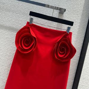 Va1ent! Kadın etek yok 2024 Erken Bahar Kadın Tasarımcı Etek Lüks Marka Gül Orta Uzunluk Etek Kadınlar için Seksi Doğum Günü Elbiseleri Kadın Tasarımcı Giyim Festivali