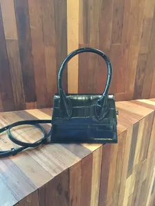 Высококачественная дизайнерская сумка Le Chiquito Moyen Crossbody Модная роскошная вечерняя сумка Кожаная большая сумка Роскошная сумка на плечо из матовой замши