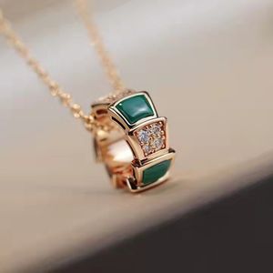 Moda yılan kolye 925 gümüş köprü kemiği zinciri lüks tasarımcı kolye kolye karneli beyaz pearl peacock yeşil bayanlar kolye elmas ile kolye