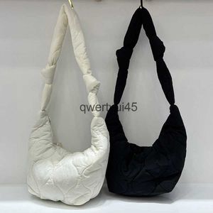 Omuz çantaları naylon pıhtı doldurma coon obos kadınlar için lüks tasarımcı ve çantalar ve cüzdanlar 2023 nakışta yeni soulder crossbodyh24131
