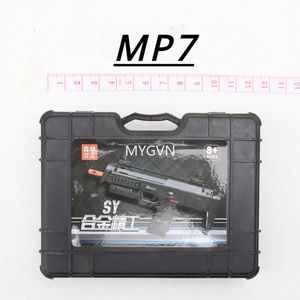 1: 6 mini oyuncak tabanca modeli ayrıntılı mp7 95 g36 m4 dejerin sarı nehir alaşım metal sahte silah koleksiyonu pervane doğum günü hediyeleri