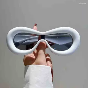 Güneş Gözlüğü Moda Kadınlar Büyük Çerçeve Birleştirilmiş Vücut Kadınları Açık Mekan Kişilik Güneş Gözlükleri Marka Tasarımcı Trendleri gözlükler UV400