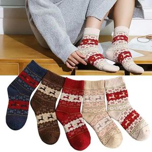 Гобелены, 1/5 пары, женские теплые шерстяные зимние носки, плотные хлопковые домашние носки в стиле ретро, цветной снег, Harajuku, год, Рождественский подарок