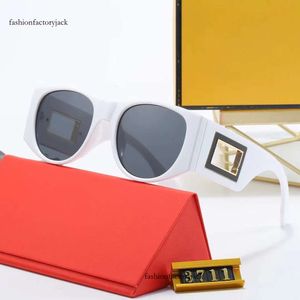 Moda Klasik Tasarımcı Güneş Gözlüğü Erkekler için Siklon Square Metal Un Altın Güneş Gözlüğü Boyut UV400 UNISEX Vintage Stil Tutum Güneş Gözlüğü Koruma Gözlük202