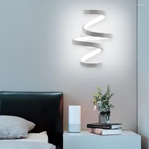 Duvar lambası Spiral LED Işık Modern Akrilik Metal TV Arka Plan Acukları Başucu Koridor Koridor Yatak Odası Dekor Sanat Lusters