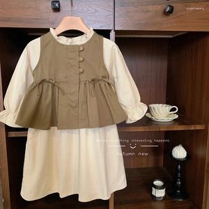 Giyim setleri kızlar vintage elbise 2024 sonbahar yelek beyaz Koreli versiyon çocuk kız katı