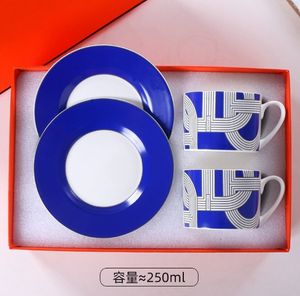 Basit Altın Trim Kahve Kupası Ev Pottery Kemik Çin Kupası Seti Set ikindi Çay Kupası Yemek ve Kaşık Su Kupası Fabrika Toptan