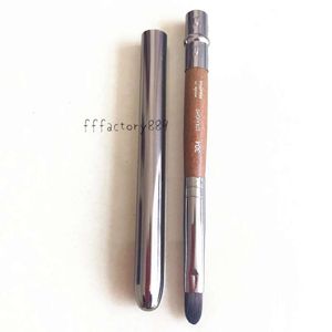 Geri Çekilebilir Seyahat Dudak Parlak Makyaj Fırçaları No.304 Metal C ile Taşınabilir Dudak Fırça Kalemi