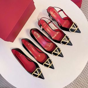 Sandallar Tasarımcı Kadın Yüksek Topuklu Ayakkabılar 4cm 6cm 8cm 10cm Sivri Metal Toka Orijinal Deri Sığ Sarda Siyah Mat Kadın Sandal Kırmızı Toz Çantası 34-44