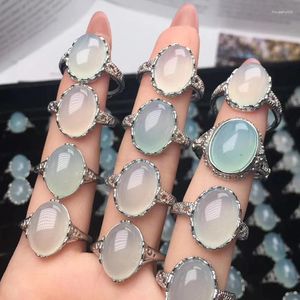 Küme halkaları modaya uygun gümüş renk chalcedony açık mavi oval opal vintage parti yüzüğü kadınlar için hediye damla mücevher toptan