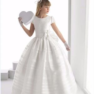 Elbiseler moda çiçek kız elbiseler büyüleyici beyaz ory kısa kollu saten zemin uzunluğu kızlar yarışmaları elbiseler ilk cemaat elbiseleri