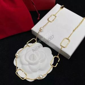 Tasarımcı Takı Kolyewomen'in Vintage Pearl Metal zinciri yakıtlı Noel için Surpuzlu Hediye Takı Mücevher