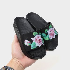 En çok satan yüksek kaliteli rahat dayanıklı yaz tasarımcısı ünlü marka kız çocuk sandaletleri