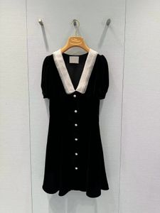 Milan Runway Dress 2024 Black Lace Lapeel Neck Mangas curtas Botões únicos vestidos longos férias vestidos de festa 30614