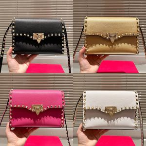 Tasarımcı Kadınlar Stud Perçin Debriyaj Omuz Çantası Lüks Marka V Orijinal Deri Flep Messenger Çanta Lady Crossbody Rivets Strap küçük torba çanta 23cm