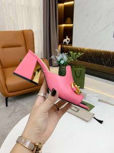 Lüks tasarımcı güzel bayan yaz terlik metal toka deri seksi yüksek topuklu ayakkabılar kaba topuk rahat taklit