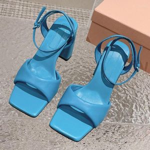 Sandalet deri dolgu yüksek topuk kadın ayakkabıları yaz 2024 kare açık ayak parmağı tıknaz topuklu tasarımcı pompalar tatlı parti
