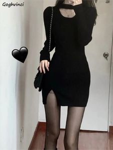 Örgü uzun kollu mini siyah elbiseler kadın bayanlar yular basit genç moda Kore tarzı sonbahar varış ins slit 240301