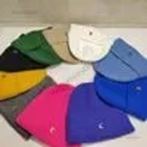 Tasarımcı Şapka Kapakları Lüks Hatsdesigner Mektubu Katı Beanie Hat Unisex Klasik Spor Rahat Yumuşat Tutlu Meyveler Süper Sıcak Bonnet Kafatası Kapakları 9 Renk