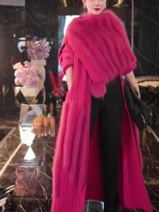 Женское длинное пальто из натурального меха, новинка 2023 года, зимнее розово-красное вязаное кардиган для банкета, фиолетовое пончо из лисьего меха, толстое специальное пальто большого размера