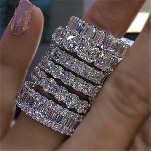 Lüks tasarımcı kadın kız 925 sterling gümüş kristal bant yüzüğü prenses kesim beyaz kübik zirkon elmas klasik vaat düğün gelin yüzük takı moda erişim