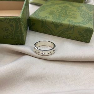 Tasarımcı Ring Man Moda Mektupları Erkekler İçin Halkalar Estetik Kadın Mücevherleri Bague Ring Tasarımcı Kaplama Gümüş Altın Klasik Anneler Günü Yüksek Son ZL171 F4