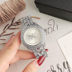 Marca relógios feminino senhora menina diamante cristal grandes letras estilo metal banda de aço quartzo relógio de pulso bastante durável presente graça high243x