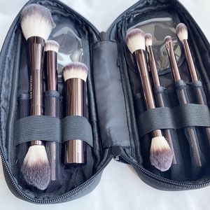 Conjunto de pincéis de maquiagem ampulheta conjunto de viagem vegano com uma bolsa de cabelo sintético macio alça de metal kit de escova de cosméticos de luxo 240301