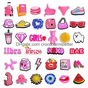 Peças de sapato acessórios desenhos animados tamancos encantos para crianças meninos meninas pinos decoração pacote bonito tamancos slides charme festa favores presentes gota de oti7v