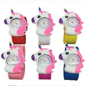 Kids Unicorn Watch 3d Cartoon Unicorn Kuvars Kol saati Silikon Band Slap Saat İzle Çocuk Hediye Doğum Günü Saatleri GGA34148427852