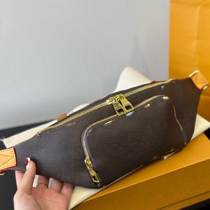 Tasarım astarı ile kaplanmış tasarımcı çantası acele bel çantası da omuz çantası veya crossbody çantası olarak kullanılabilir 24858 ön fermuarlı cep kişisel eşyaları tutabilir