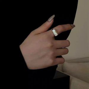 Avrupa ve Amerikan Instagram pençe seti yüzüğü barok yüzük basit ve retro tarzı çok yönlü kare inci işaret parmak yüzüğü ayarlanabilir açıklık