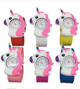 Kids Unicorn Watch 3D Cartoon Unicorn Kuvars Kol saati Silikon Band Slap Saat İzle Çocuk Hediye Doğum Günü Saatleri GGA34148696141