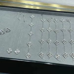 ожерелье с четырьмя листочками клевера Серебро 20 цветов Позолота 18К Дизайнер для женщин T0P Advanced Materials предотвращает аллергию дизайнерские подарки премиум-класса 030A