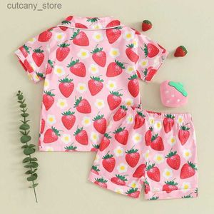 T-Shirts Toddler Kız Yaz Pijamaları 12 Ay 2T 3T 4T 5T 6T 7T Kısa Kollu T-Shirt Üst Çilek Şortları Bebek Sijim Seti L240311