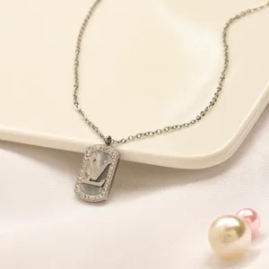 Özel toptan lüks marka lüks tasarımcı kolye kolye kadınlar için düğün partisi mücevherler yüksek kaliteli mücevherler satılık üç parça