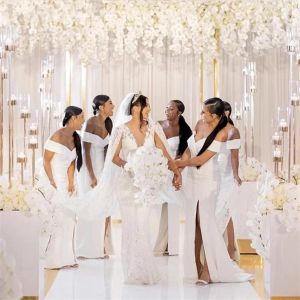 Beyaz Kapalı Omuz Nedime Elbiseleri 2024 Artı Boyut Afrika Hizmetçisi Onur Gowns Long Denizkızı Saten Düğün Konuk Partisi Elbise Resmi Giyim Kızlar Yan Seksi