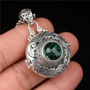 Kolye kolyeler açılış El gravür gümüş renk içi boş yeşil zirkon kutusu kolye kolye diy aromaterapi tabletleri cazibe mücevher hediyeleri l24313