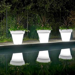 Ekiciler yeni güneş enerjisi LED flowerpot açık bahçe peyzaj lambası aydınlatma saksı dripla aydınlatılmış ekici vazo bahçesi dekorasyon