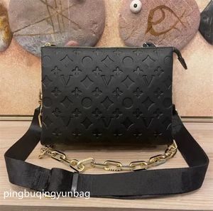 Tasarımcı Çanta Debriyaj Crossbody Lady Zarf Omuz Kadınlar Moda Koussin Çanta Zincirleri Çanta Çanta El çantası Puf Hobo Messenger Çantası