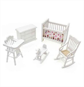 ILAND 112 Ölçekli Dollhouse Mobilya Minyatür Aksesuarlar Bebek Crib Kreş Bebek Evi Yatak Dolap Sallanan Salgon Sandalye Hobbyhorse AA22035309112