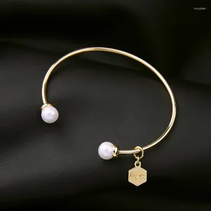 Женский браслет Kissme, элегантный браслет с искусственным жемчугом, золотой цвет, латунные брендовые подвески, браслеты-манжеты, модные ювелирные изделия, оптовая продажа