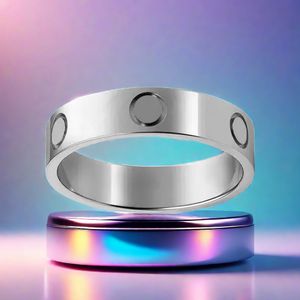 Yeni Aşk Yüzük Tasarımcı Tasarımı 18K Altın Kaplama Titanyum Çelik Yüzük Nüzek Modern Stil Ringclassic Mücevher Erkek ve Kadın Çift