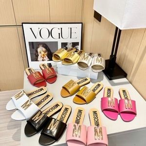 1 1 Düz Topuk Kaydırıcıları Loafer Siyah Pembe Beyaz Tasarımcı Sandal Slide Slide Sliop-On Lüks Ayakkabı Moschi Slipper Dhgate Deri Kauçuk Taban Sandale Yaz Plajı Ayakkabı