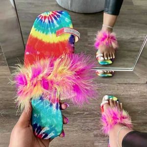 HBP Balık Olmayan Ucuz Bayanlar Kapak Toe Rhinestone Kürk Terlik Terlik Kadın Moda Tavuk Tüy Renkli Sandalet Terlik