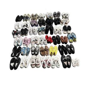 HBP Baba Olmayan Birinci Sınıf Karışımı Toptan Kullanılmış Ayakkabı Balyaları 2. İnsan Spor Ayakkabıları Orijinal Büyük Boyutlar 40ft Konteyner