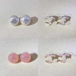 Marca de luxo redondo pérola brincos designer para mulheres 18k ouro retro vintage letras cristal diamante números brincos brincos anéis de orelha jóias